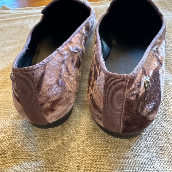 Simply Vera Velvet Smoking Slippers - Picture 4 of 7